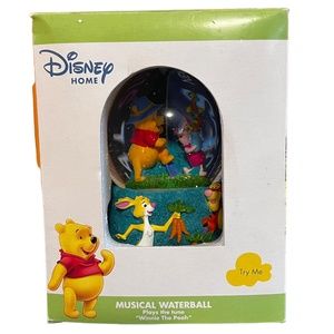 NIB Disney Home Winnie the Pooh Musical Snow Globe
